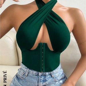 Green cleavage top
